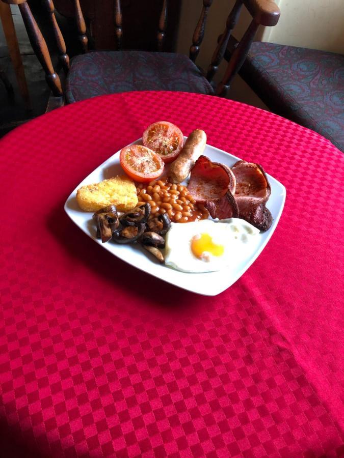 The Kings Arms Inn Stratton  Екстериор снимка